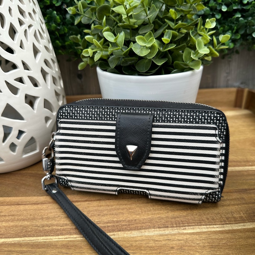 Stella & Dot Madison Tech Wristlet/Wallet